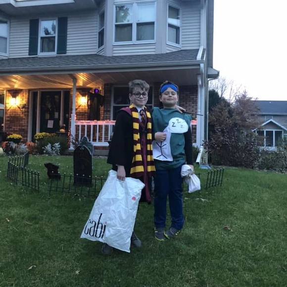 Meet your Posher, Karen - Picture 2 of 2